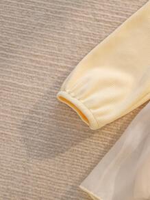 SHEIN Baby Girls' Sweet Princess Style Knitted Ribbed Crew Neck Ruffle Hem Long Sleeve Bodysuit With Adorable Hat - Apricot - View 3