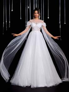 Áo trễ vai tay dài bằng vải voan ren trắng thanh lịch, eo nhún, lưng trong suốt, chân váy lưới xếp lớp dáng chữ A, phù hợp với nhiều dịp trang trọng như đám cưới, váy cưới sang trọng (được tô điểm nhiều) - trắng - Xem 1