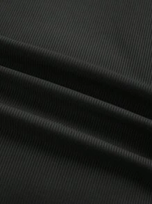 Franclia Set de 2 piezas: Top de camiseta acanalada con cinturón y minifalda pantalón corto para universidad - Blanco y Negro - Ver 4