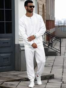 Manfinity Homme 2pcs/Set Men's Street Fashion, Ins Style Pullover Hoodie And Sweatpants Set, Pullover Knit Sportswear Set, Elastic Waist Drawstring Knit Pants, Airy Fabric, Crisp And Structured, Regular Fit Drop Shoulder Hoodie, Minimalist Luxe Style, Suitable For Daily Casual Wear, Fashion Styling, Back To School, Outdoor, Leisure, Sports. Holiday Gift, Boyfriend Gift