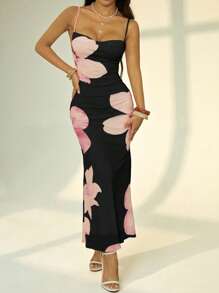 SHEIN PETITE 女士性感低胸露背吊带连衣裙，粉色花卉印花，修身显瘦。优雅性感的夏日度假装 - 彩色 - 查看 5