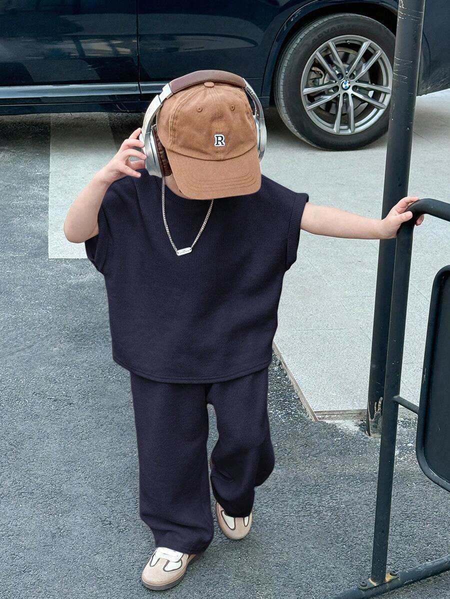 SHEIN 2件套男宝宝休闲日韩宽松休闲杏色针织碎花纱坑条纹宽松T恤裤子两件套,适合上学、运动、度假、居家和户外,适合春夏季节 - 藏蓝色 - 查看 1