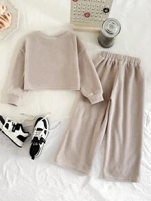 SHEIN 年轻女孩宽松休闲舒适圆领羊毛衫和裤子套装 - 杏色 - 查看 6