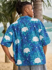ROMWE MEN The White Lotus Camisa casual de manga corta con botones delanteros y estampado floral - Azul - Ver 3