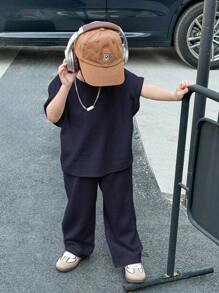 SHEIN 2件套男宝宝休闲日韩宽松休闲杏色针织碎花纱坑条纹宽松T恤裤子两件套，适合上学、运动、度假、居家和户外，适合春夏季节 - 藏蓝色 - 查看 5