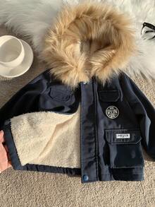 SHEIN 男婴保暖加厚外套，舒适百搭，休闲时尚，日常实用风格，带人造毛领连帽，长袖绗缝外套，适合室内、室外、日常、运动、玩耍、派对、假日、返校季、街头穿搭、秋冬季穿着。 - 藏蓝色 - 查看 4