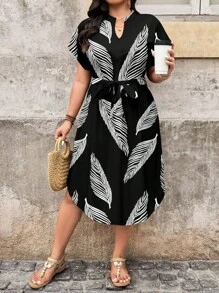 SHEIN CURVE+ Minimalist Black Leaf Texture Print Plus Size Dress, Suitable For Summer - Multicolor - View 7