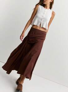 Nöista Màu sắc không thể thiếu cho mùa thu là nâu, dễ dàng phối với các trang phục có màu sắc khác nhau. Chân váy dáng chữ A, tôn lên đường cong cơ thể, vừa kín đáo vừa thanh lịch. Phù hợp với những quý cô thành thị ưa chuộng thiết kế cá tính và chất liệu thoải mái. Có thể sử dụng cho cả ngày thường, du lịch, công sở và các dịp khác, kết hợp với áo len hoặc áo sơ mi để tôn lên vẻ tự nhiên, điềm tĩnh. - Cà phê nâu - Xem 6