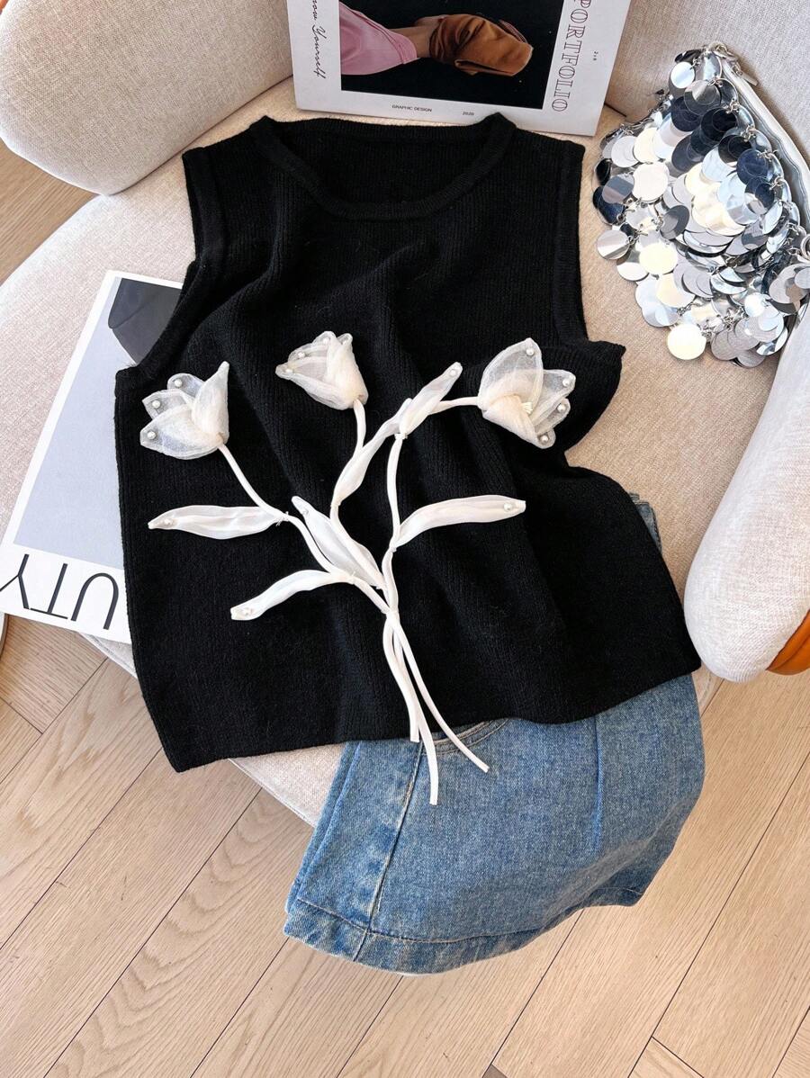Franclia Tulip Flower Design Knit Crop Top - Black - View 1