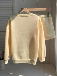 SHEIN EZwear 女士骑士印花落肩长袖卫衣和短裤两件套休闲套装 - 黃色 - 查看 2