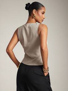 Hauture 女式休闲时尚褶皱 V 领无袖背心 - 卡其色 - 查看 5