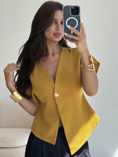 Firerie Women's Elegant Simple Stylish Minimalist Versatile Daily Commuting Solid Color Turmeric Bat Sleeve Asymmetric Hem Casual Top High-End Commuter Minimalist Deconstructed Oversized Batwing Sleeve V-Neck Single-Breasted Asymmetric Hem Sleeveless Blouse In Fall/Winter