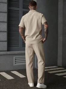 Manfinity Homme Bộ quần áo và áo sơ mi trơn màu thường ngày dành cho nam - Màu Khaki - Xem 2