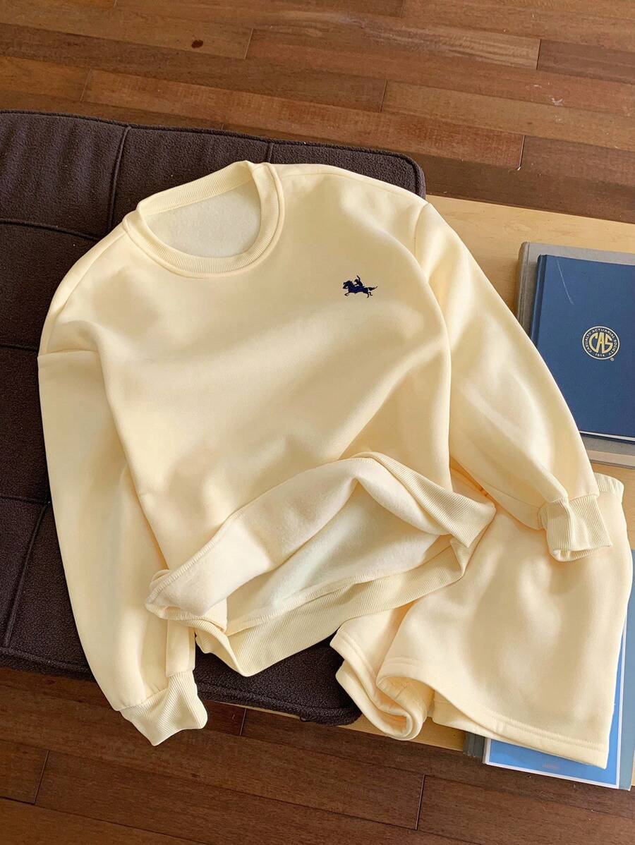 SHEIN EZwear 女士骑士印花落肩长袖卫衣和短裤两件套休闲套装 - 黃色 - 查看 1