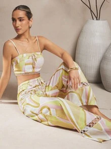 L'Amorae Women's Abstract Geo Print Scallop Lace Trim Cropped Spaghetti Strap Top Summer Vacation