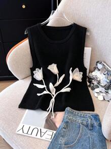 Franclia Tulip Flower Design Knit Crop Top - Black - View 4