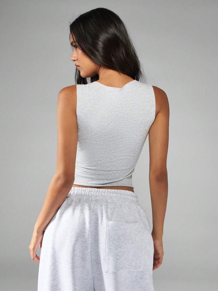 MISSGUIDED Lifestyle Crop Tank Top With Eyelet Detail V Neck Sleeveless Summer Leisure Wear