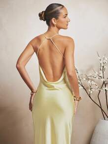 L'Amorae 优雅的奶油黄缎面露背围脖细节长裙