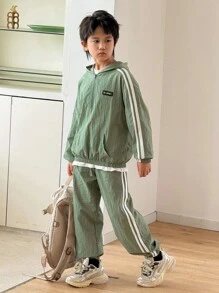 2 件套男童休闲连帽轻便防晒服 - 包括短袖 T 恤和短裤，柔软舒适，适合日常穿着、运动、户外、学校、派对、拍照、春夏季