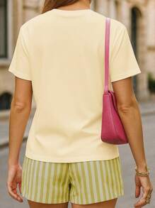 EMERY ROSE 2 piezas Conjunto de top de manga corta de cuello redondo casual estampado y shorts a rayas para mujer - Amarillo - Ver 2