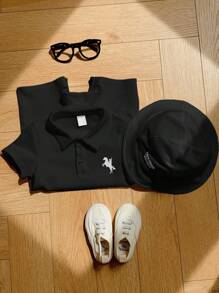 SHEIN 2 件套新生男婴/女婴舒适休闲学院风马纹黑色短袖翻领连体衣和太阳帽套装，适合室内、户外、日常、运动、玩耍、派对、拍照、度假、春夏季