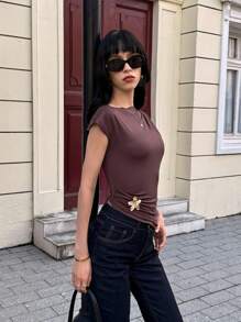 SHEIN Unity Áo thun tay ngắn nữ dáng ôm kim loại bất đối xứng, thiết kế độc đáo - Cà phê nâu - Xem 7