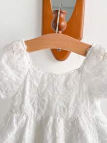 Cozy Pixies Vestido casual y versátil para niña con patrón floral 3D, sin mangas y con cintura ceñida - Blanco - Ver 5