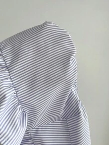 Flirla Parte superior con cuello de halter, botones y volantes a rayas para volver al colegio - Púrpura malva - Ver 5