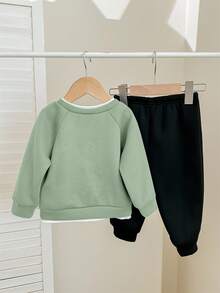 SHEIN Bộ 2 món áo len cổ tròn in họa tiết dễ thương cỡ lớn cho bé trai/bé gái và quần len cạp chun, thích hợp mặc vào mùa thu/đông - Nhiều màu - Xem 2