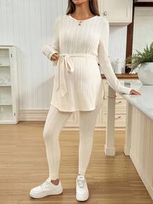 SHEIN 2 件孕妇纯色圆领长袖罗纹 T 恤和可调节腰部裤子休闲装 - 杏色 - 查看 3