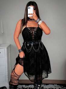 Whyspr 中世纪复古哥特风格深色迷你蕾丝玫瑰吊带裙