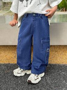 SHEIN 小男孩时尚做旧洗水宽松牛仔裤，带工装口袋，休闲百搭，适合儿童街头服饰春装