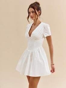 SHEIN BAE 白色纯色性感深V领短袖修身公主迷你连衣裙，夏季连衣裙，优雅连衣裙，白色连衣裙，毕业/返校连衣裙 - 白色 - 查看 4