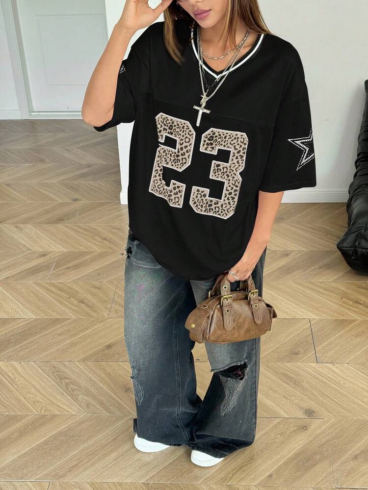 SHEIN Teenager Mädchen Lässig Sport Leoparden Muster Nummer & Stern Muster Loose T-Shirt - Schwarz - Übersicht 3