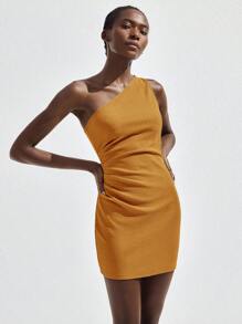 Maija Vestido corto y ajustado con un hombro, plisado, de estilo minimalista y moderno, adecuado para vacaciones, playa, festivales de música, Halloween, fiestas, invitados de boda, casual de negocios, otoño/invierno