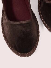 CUCCOO DOLLMOD أحذية ماري جين مسطحة من الفيلفت الكلاسيكية الأنيقة والمريحة باللون البني الداكن للنساء - بني - مشاهدة 7