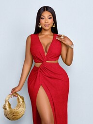 SOLERSUN Plus-Size Women's Dress, Solid Color Textured Fabric, Red High-Slit Long Dress With Cutout Waist And Knotted Details, Suitable For Romantic Occasions, Valentine's Day, Parties, Music Festivals, Christmas, Etc. Features Snowflakes, Snowmen, Gingerbread, Reindeer, Candy Canes, Christmas, Autumn/Winter, And Fall/Winter Styles.