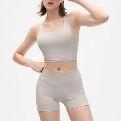 여성 솔리드 컬러 라운드 넥 민소매 와이드 스트랩 크롭 핏 탱크 탑 및 숏츠 스포츠 세트