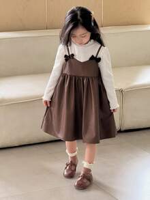 SHEIN 年轻女孩休闲优雅都市通勤学校高弹力 T 恤和吊带蝴蝶结 P 材质连衣裙两件套，适合秋季、冬季、学校、毕业典礼、日常穿着、运动、度假、旅行 - 咖啡 - 查看 5