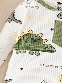 SHEIN 新生男宝宝白坑图案卡通恐龙图案印花拼接绿口袋长袖上衣配绿裤两件套可爱休闲运动时尚新款 - 彩色 - 查看 6