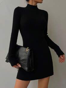 DAZY 高领收腰A字形小黑裙，毛衣裙，可与外套分层搭配