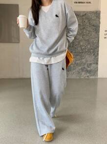 SHEIN TEENGIRL Grey V-Neck Oversized Fluffy Knit Elastic Loose Sweatshirt And Sweatpants 2 Pieces Set, Autumn/Winter, Small Logo & Horse Embroidery Girl Sweatpants Set Wide Leg Sweatpants Girls Lounge Set Teen Girl Sweatsuit Teen Girl Lounge Wear Fall