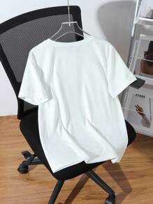 SHEIN EZwear 加大码 3D 压花英文标语图案圆领短袖宽松 T 恤，适合加大码女款 - 白色 - 查看 5