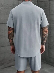 Manfinity Homme 2pcs/Set Men's Solid Color Textured Short Sleeve Shirt And Shorts Set, Summer Men Shirt And Shorts Set, Cozy Outfits