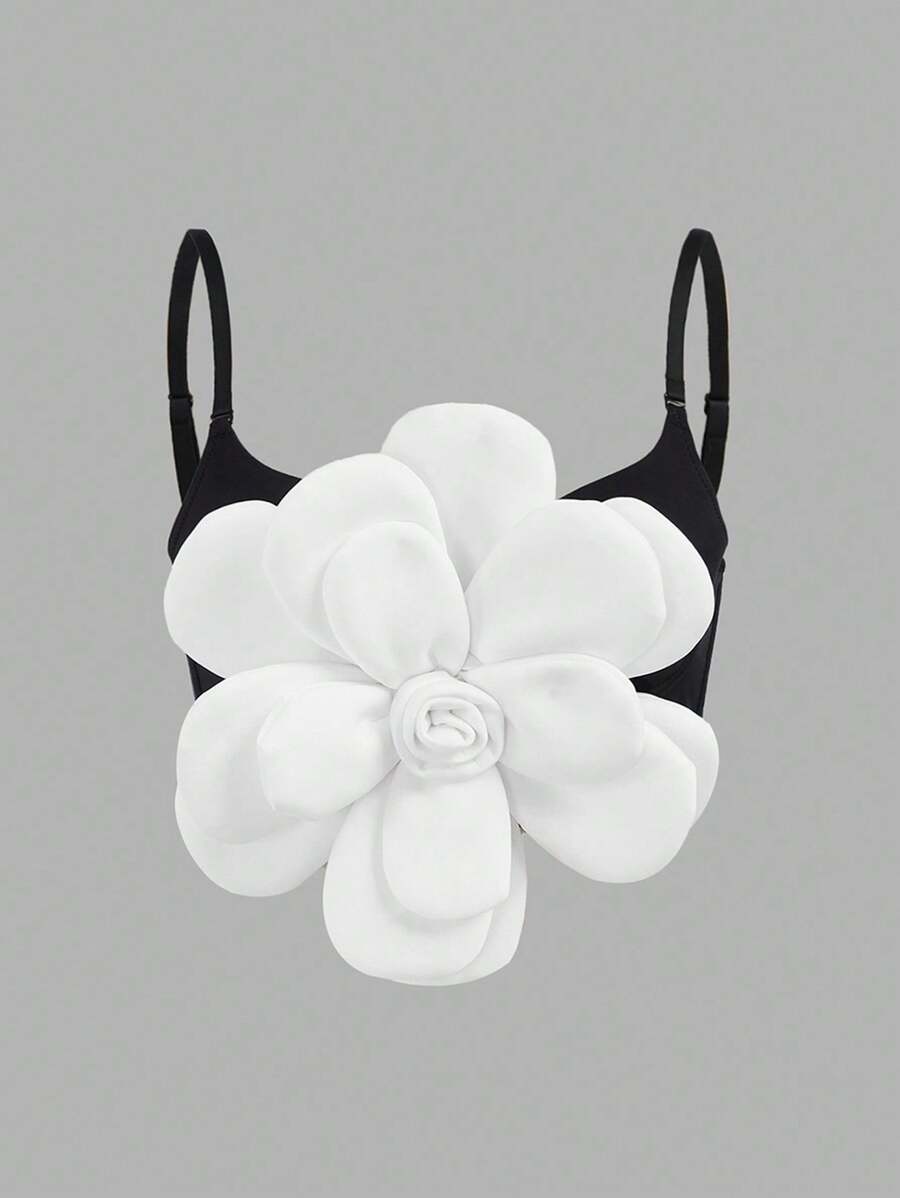 SHEIN SXY Elegant Sexy Casual Date Romantic Urban Commute Nightclub Party Black & White Contrast Oversized Floral Decor Camisole Top With Built-In Bra, Spring/Summer - Black and White - View 1