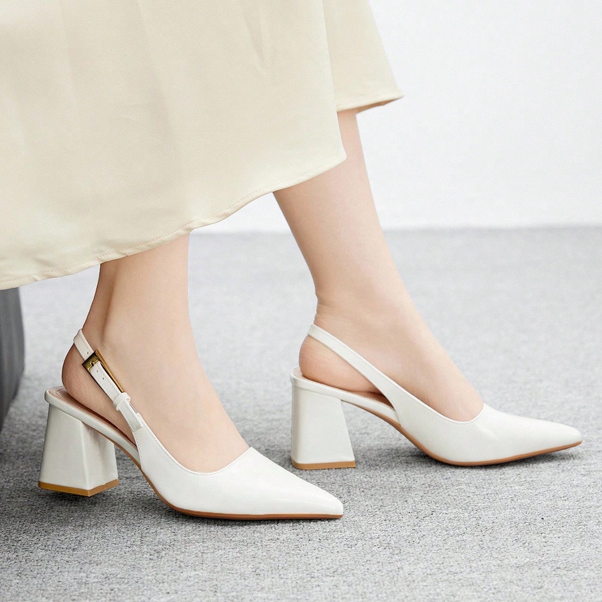Tacones de mula de punta puntiaguda con hebilla lateral y tacón grueso, adecuados para el uso diario, citas y fiestas