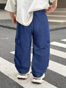 SHEIN 小男孩时尚做旧洗水宽松牛仔裤，带工装口袋，休闲百搭，适合儿童街头服饰春装