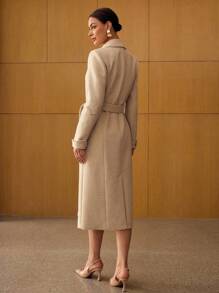 MOTF PREMIUM 羊毛花卉刺绣大衣，秋冬 - 卡其色 - 查看 4