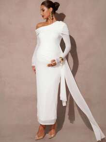MaterniChic 孕妇纯色不对称肩带设计修身优雅连衣裙 - 白色 - 查看 4
