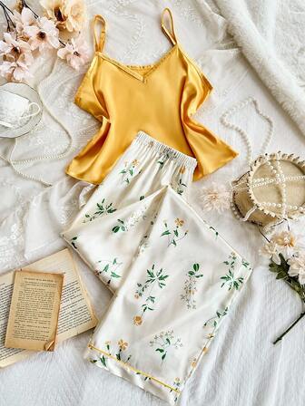 CottageSlumber Conjunto de pijama de mujer con top de camiseta de color liso de seda sintética y pantalones estampados, conjunto de pijama floral, conjunto de pijama amarillo con top estampado floral y pantalones, conjunto de pijama de verano para mujer, pijamas de verano lindos, pijamas amarillos